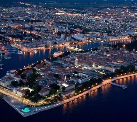 アパート Anabella I ザダル