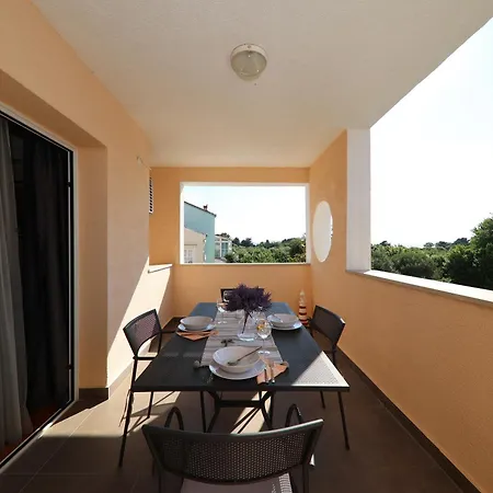 アパート Anabella I ザダル