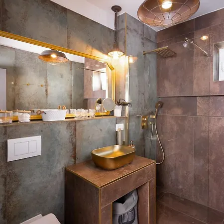 アパート Anabella I